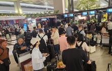 Erupsi Anak Krakatau Ganggu Penerbangan, Penumpang Menumpuk di Bandara Soetta