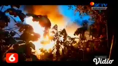Sebuah gudang tempat penimbunan BBM, jenis solar dan dua rumah warga di Kabupaten Tuban, Jawa Timur hangus terbakar dilalap api. Kemudian, api diduga berasal dari korsleting listrik pada pompa air.