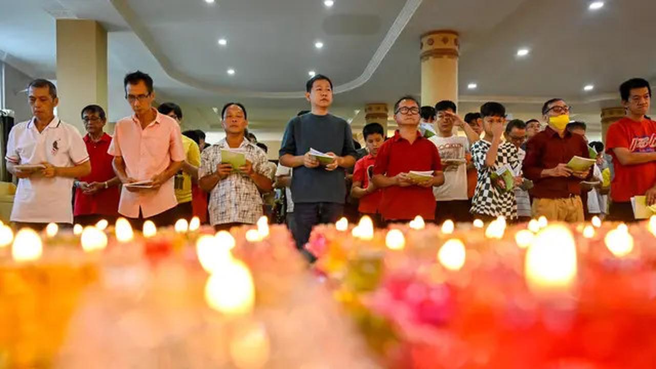 Melihat Prosesi Peringatan Waisak di Wihara Buddha Sakyamuni Banda Aceh