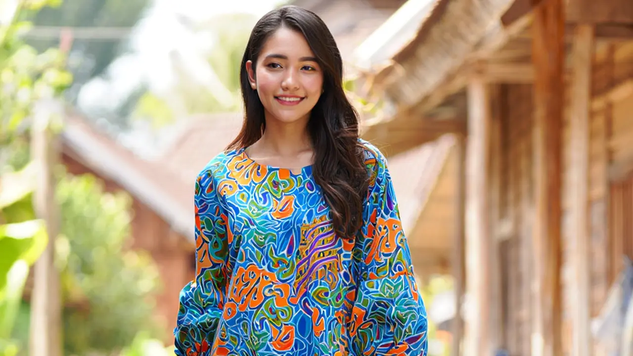 Model Batik Wanita Lengan Poet