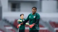 PSG Lirik Kiper Jepang Zion Suzuki di Tengah Evaluasi Penjaga Gawang Klub