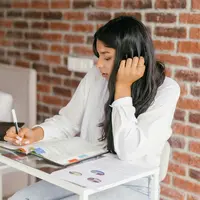 5 Tanda-Tanda Perempuan dengan IQ Tinggi | copyright pexels.com/Mikhail Nilov