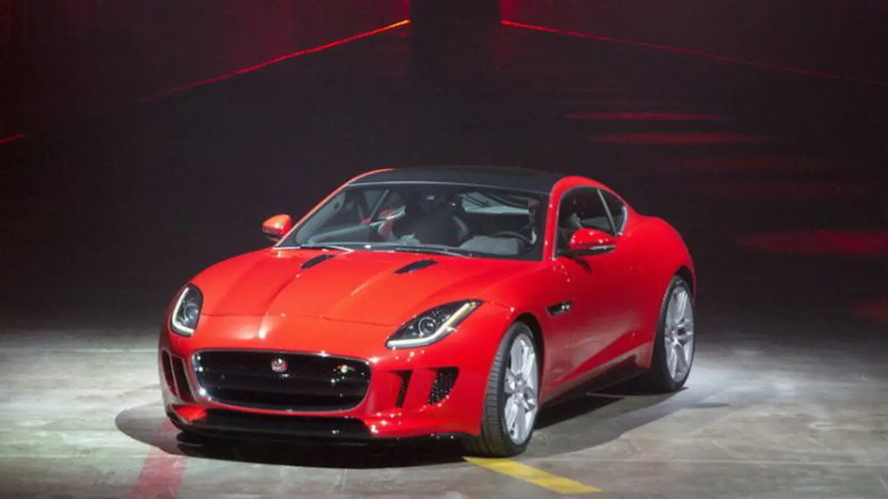 Jaguar F Type Dapat Transmisi Manual Buat Pengila Kecepatan