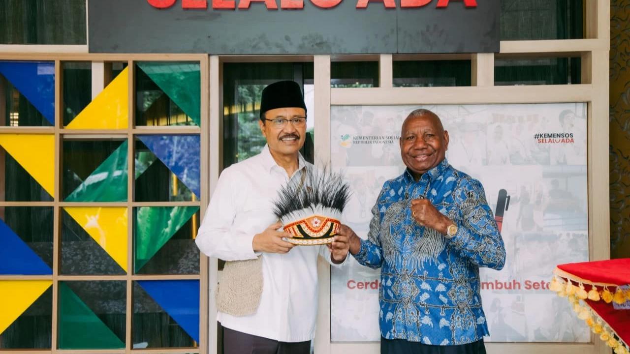 Menteri Sosial Saifullah Yusuf (Gus Ipul) menerima Gubernur Papua Barat Dominggus Mandacan beserta jajarannya