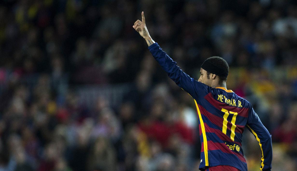 Pemain Barcelona, Neymar merayakan gol nya ke gawang Bate Borisov pada laga Liga Champions di Stadion Camp Nou, Spanyol, Rabu (4/11/2015). (EPA/Alejandro Garcia)