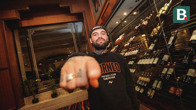 Kapten Borneo FC, Diego Michiels, Lebih Dekat