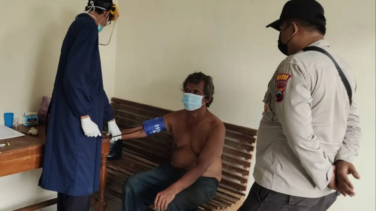 Seorang pria di Gombong, Kebumen, membacok tetangga korban karena mengaku mendapat bisikan Tuhan untuk menghabisi nyawa korban. (Foto: Liputan6.com/Humas Polres Kebumen)