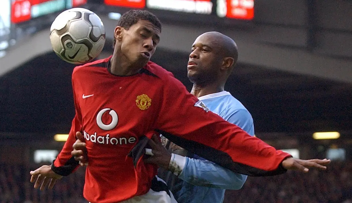Manchester United pun merekrutnya dari Atletico Paranaense pada 12 Agustus 2003 dengan nilai 6,5 juta pound. Tampil hanya 30 laga selama dua musim hingga akhir musim 2004/2005 akibat cedera, ia mengoleksi 2 gol dan 6 assist. Pada Januari 2017 ia pensiun bersama Fort Lauderdale. (AFP/Paul Barker)