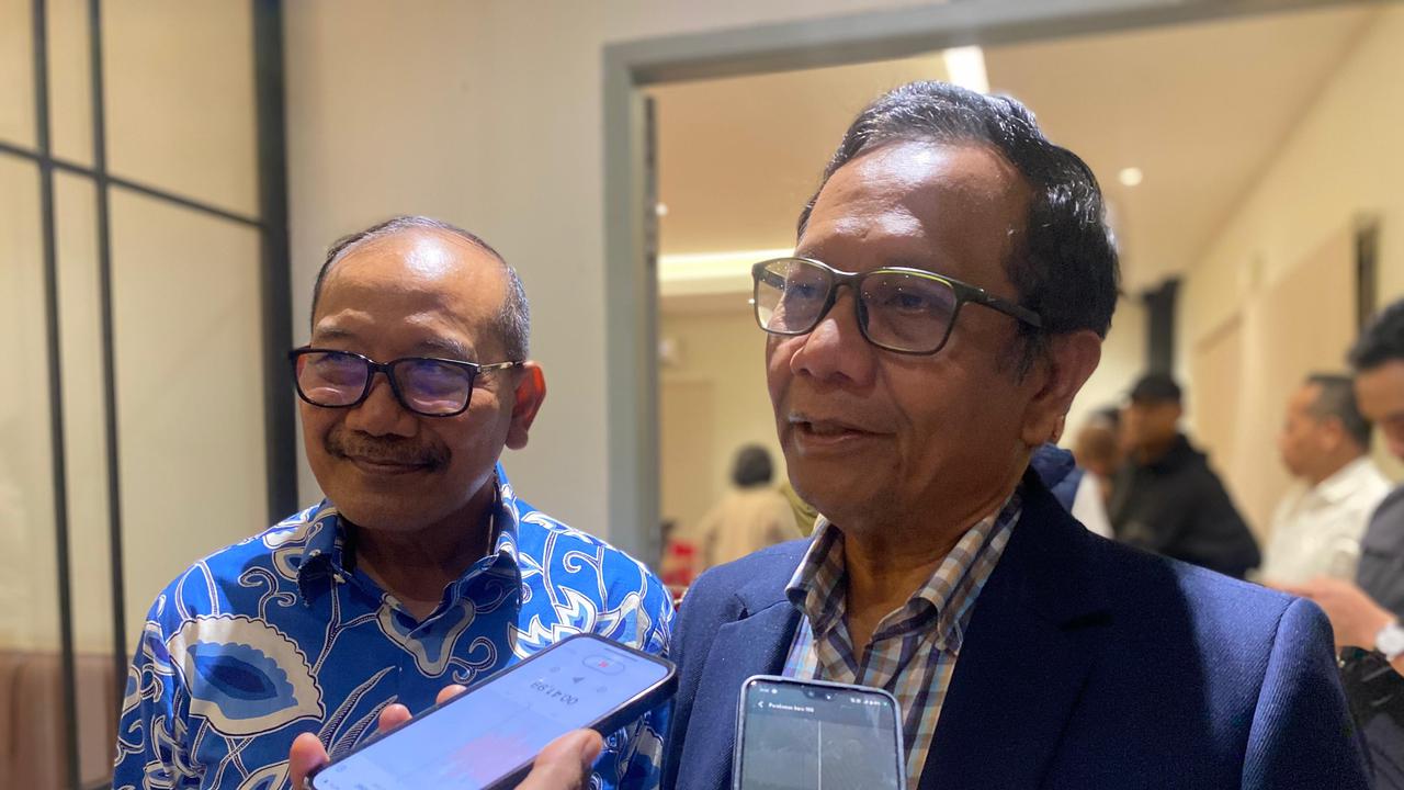 Mahfud MD Minta Kapolri Cabut Perpol 10 Tahun 2025, Presiden Bisa Eksekusi