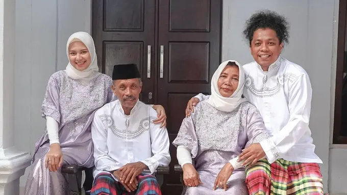 [Fimela] Arie Kriting dan Indah Permatasari