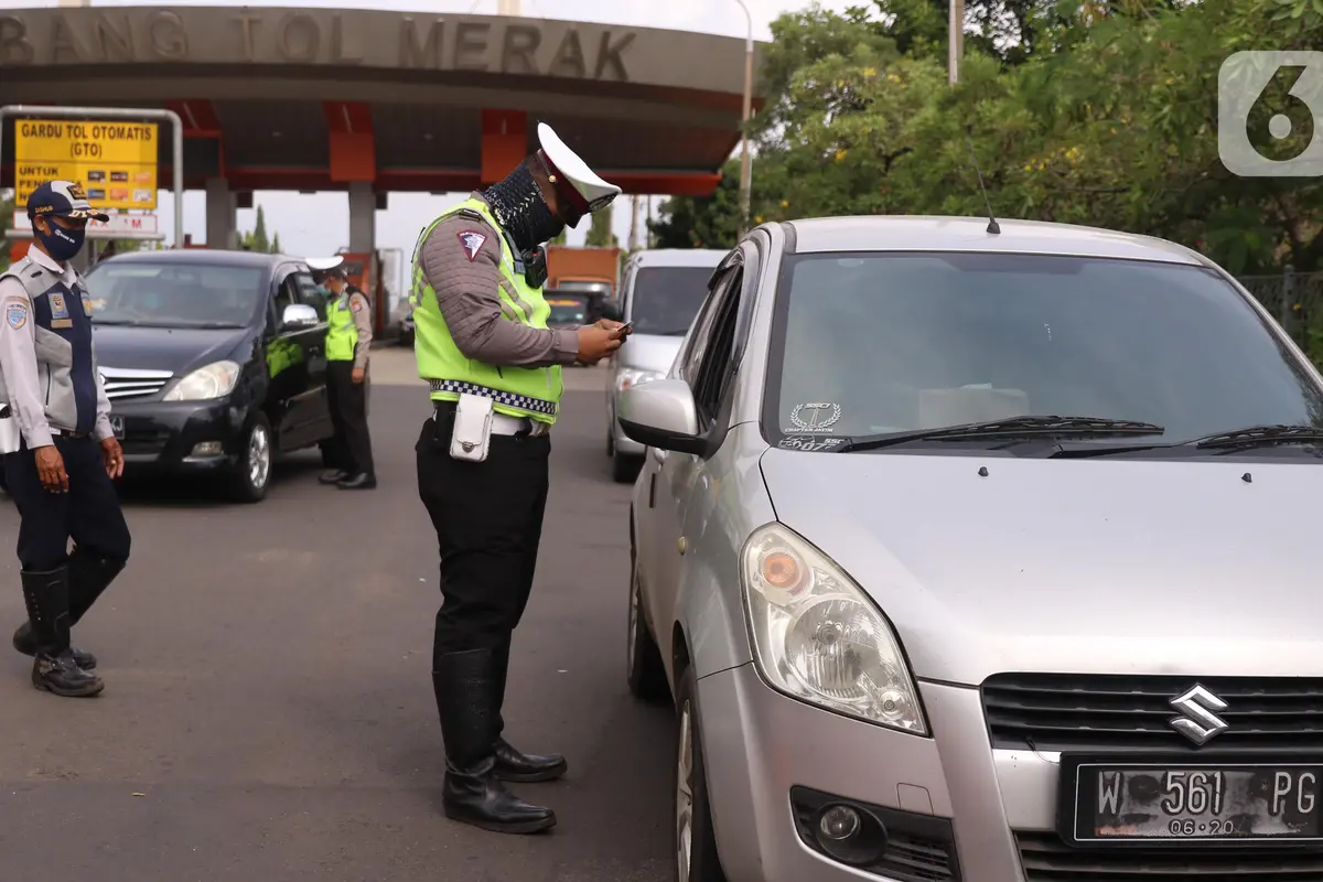 Exit Tol Merak Dijaga Ketat