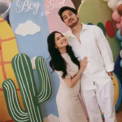 Hanggini Saat Gender Reveal Bertema Toy Story bersama sang suami. [@hanggini]