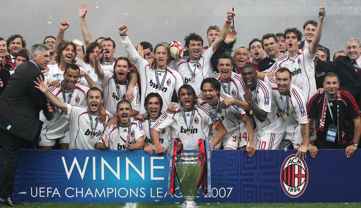 AC Milan (7 kali juara) - AC Milan pernah memenangkan gelar juara Liga Champions dua kali berturut pada tahun 1989 dan 1990. Tahun juara: 1963, 1969, 1989, 1990, 1994, 2003, 2007. (AFP/Mstafa Ozer)