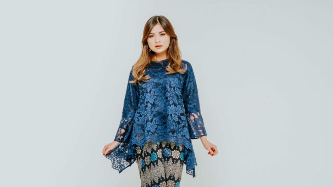 Kebaya Semi Formal