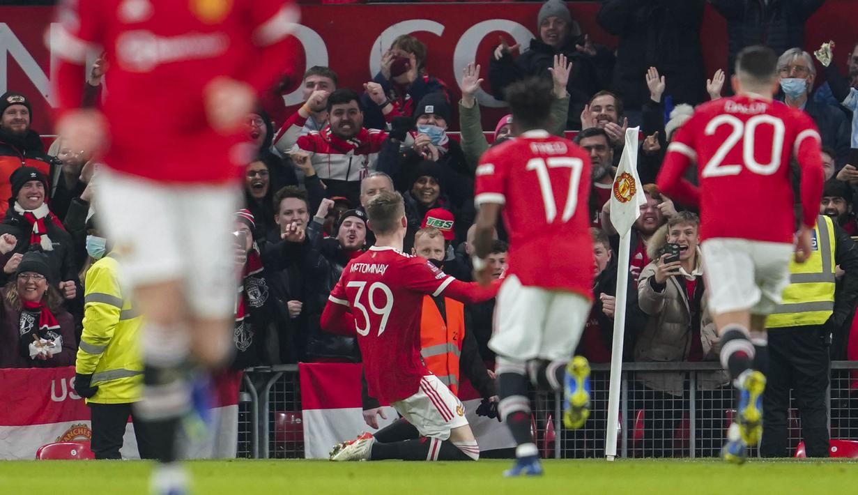 Selanjutnya, Manchester United akan menghadapi tim kasta kedua Liga Inggris, Middlesbrough, pada putaran keempat Piala FA Februari nanti. (AP/Jon Super)