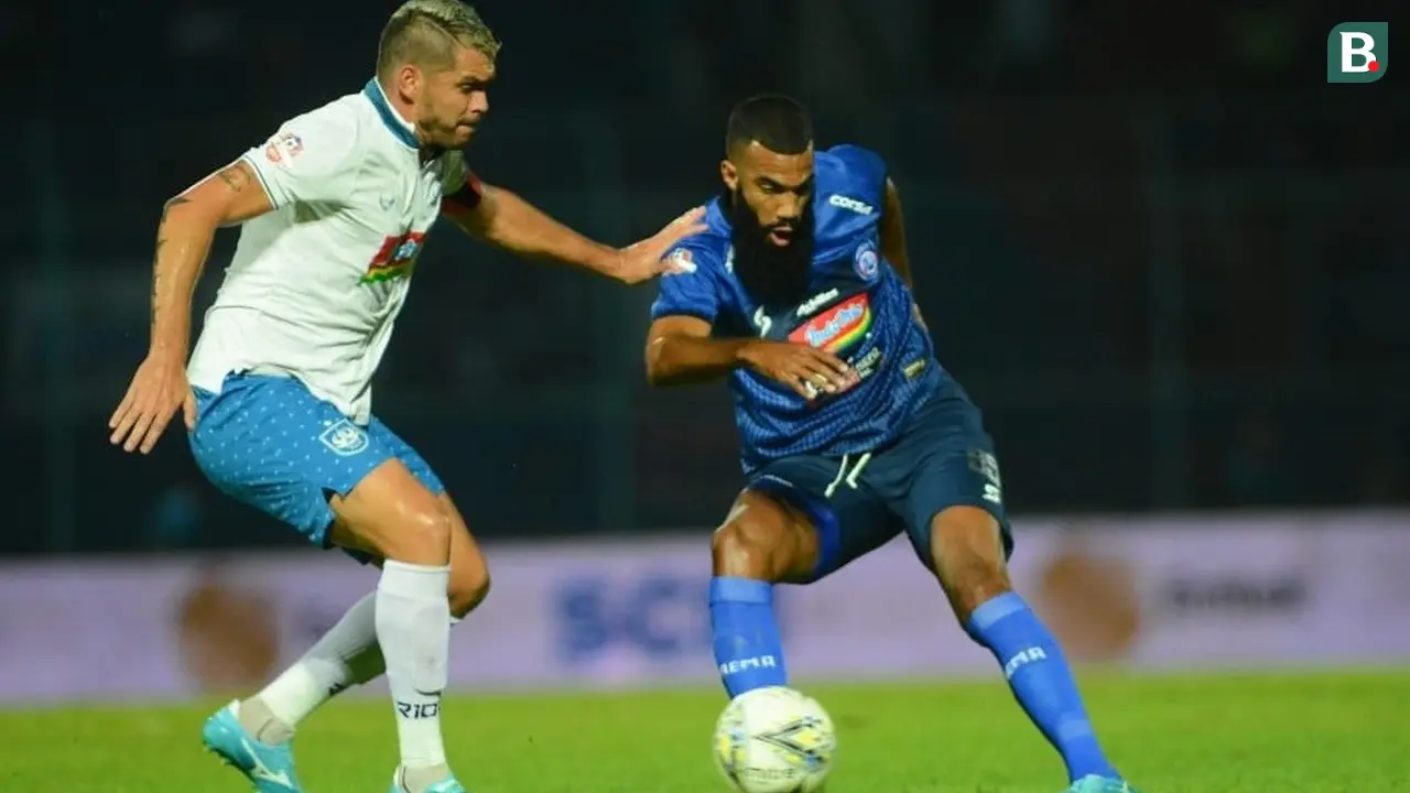 Sylvano Comvalius Vs Wallace Costa