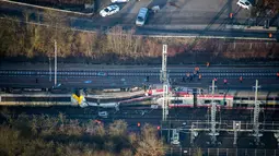 Kondisi kereta api yang mengalami kecelakaan di di Luxembourg bagian selatan, Selasa (14/1). Kereta barang dan kereta penumpang bertabrakan yang menyebabkan satu orang tewas. (Luxembourg Police Grand Ducale via AP)