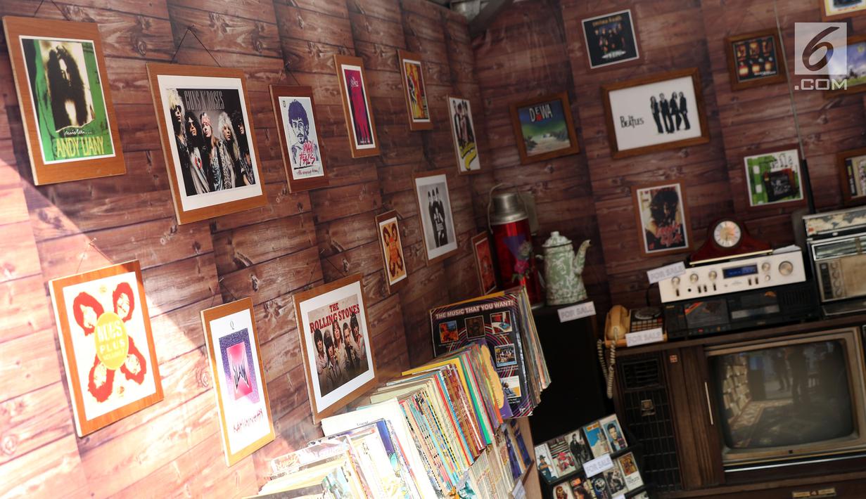 Suasana salah satu stand gelaran The 90’s Festival di Gambir Expo Kemayoran, Jakarta, Sabtu (10/11). The 90’s Festival kali ini merupakan yang keempat. (Liputan6.com/Helmi Fithriansyah)