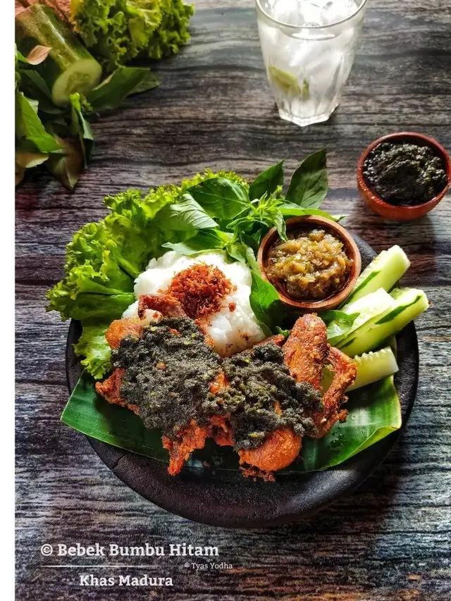 Bebek Bumbu Hitam