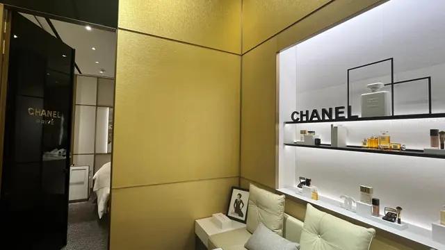 Tips Menjaga Kondisi Kulit Wajah Sebelum Penerbangan Jarak Jauh