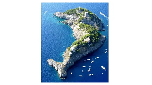 pulau unik