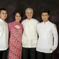 Ayu Dyah Pasha bersama suami dan anak-anak (Dok. Pribadi)