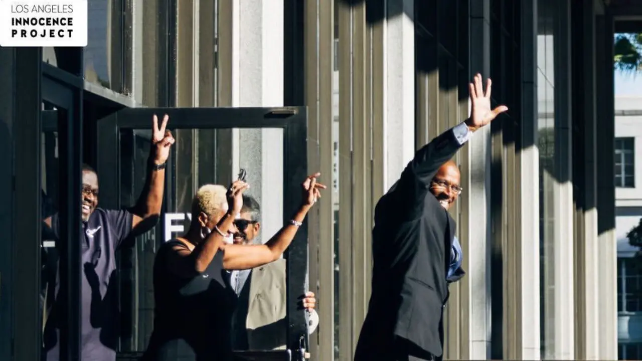 Maurice Hastings, yang mendapat tepuk tangan saat tampil di pengadilan di Los Angeles, di mana seorang hakim secara resmi memutuskan dia tidak bersalah secara faktual pada 1 Maret 2023.