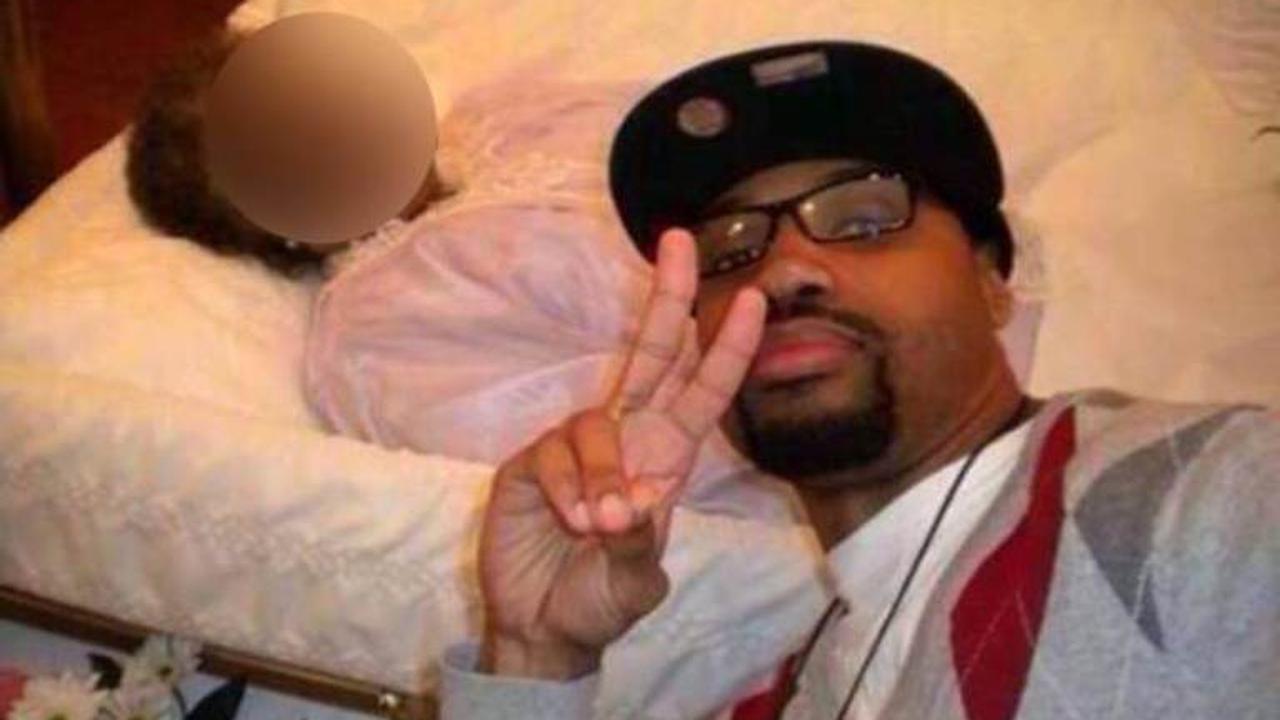 Dikecam, Kompetisi Selfi Bersama Mayat