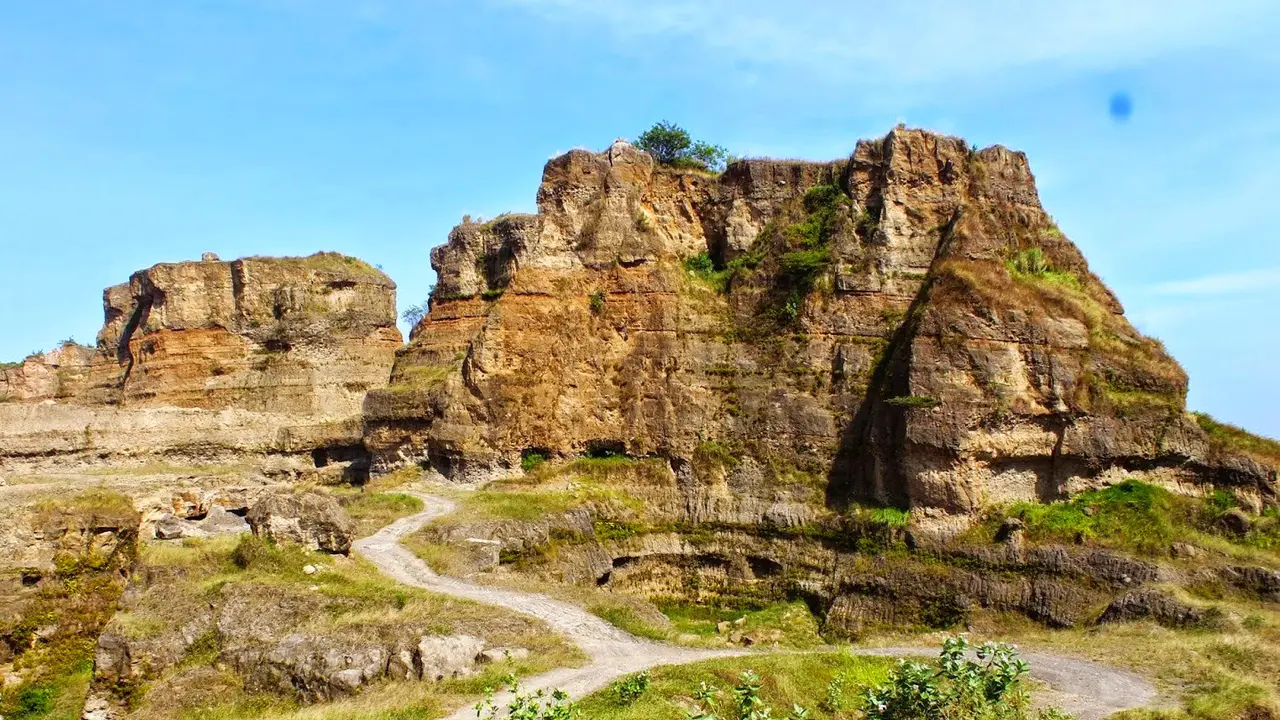[Bintang] Brown Canyon, Tempat yang Wajib Kamu Sambangi di Semarang
