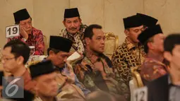 Kepala BIN, Sutiyoso dan Kapolri Badrodin Haiti tampak hadir dalam acara buka puasa bersama yang digelar Presiden Jokowi bersama Dubes Negara sahabat sahabat di Istana Negara, Jakarta, Senin (13/7/2015). (Liputan6.com/Faizal Fanani)