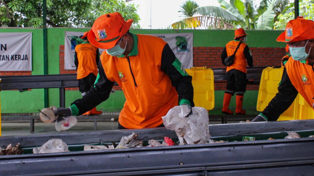 FOTO: TPS3R Sinergi Bersih Lenteng Agung, Fasilitas Baru Pengolah Sampah 30 Ton Sehari