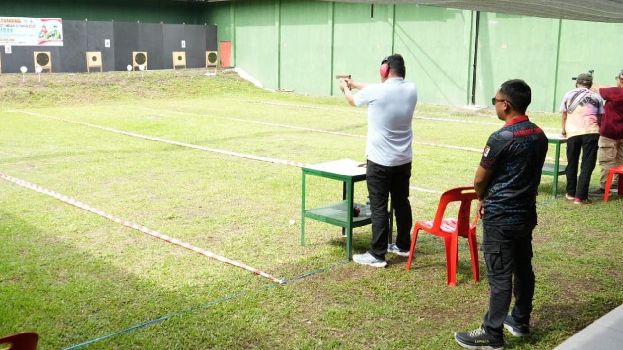 Sementara itu Ketua Perbakin Kota Medan Topan Obaja Putra Ginting saat menutup lomba menembak dalam rangka Porkot Medan ke XIII tersebut berharap melalui lomba menembak ini dapat meningkatkan prestasi para atlet.