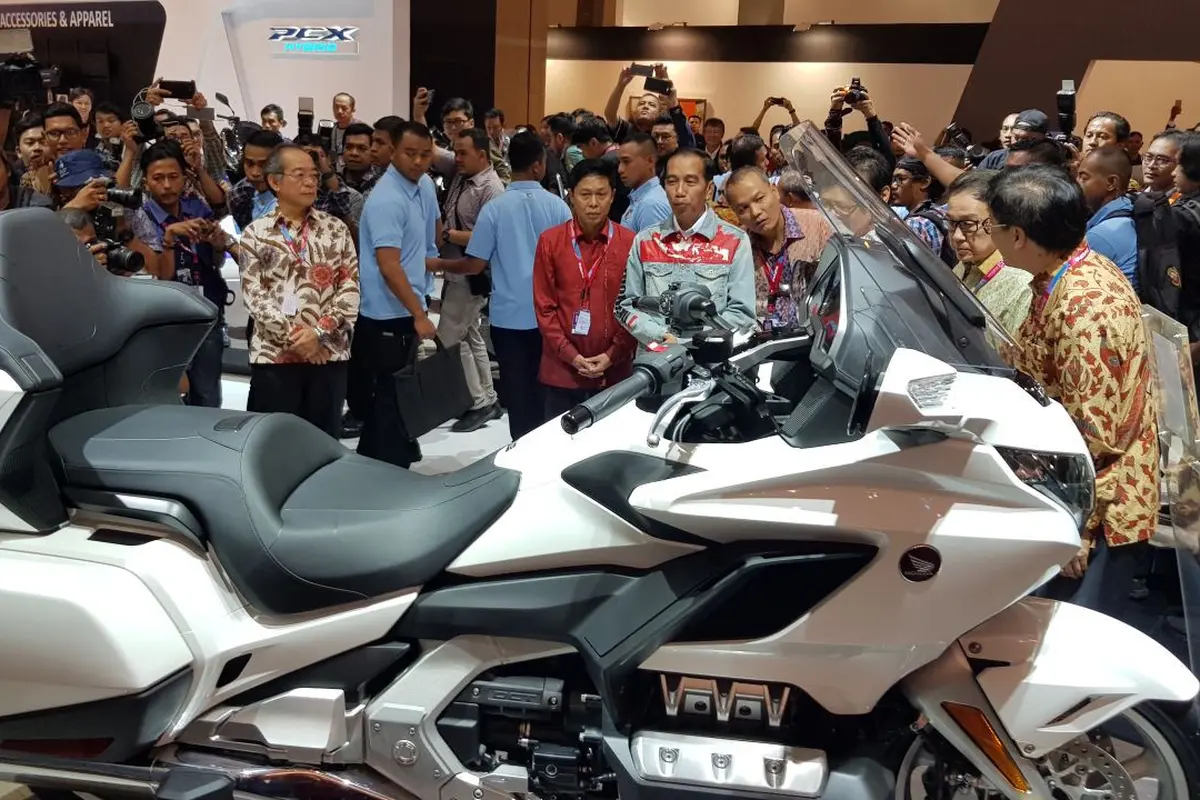 Gaya Radikal Honda Gold Wing Terbaru