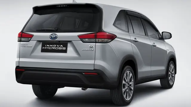Render belakang Toyota Innova terbaru