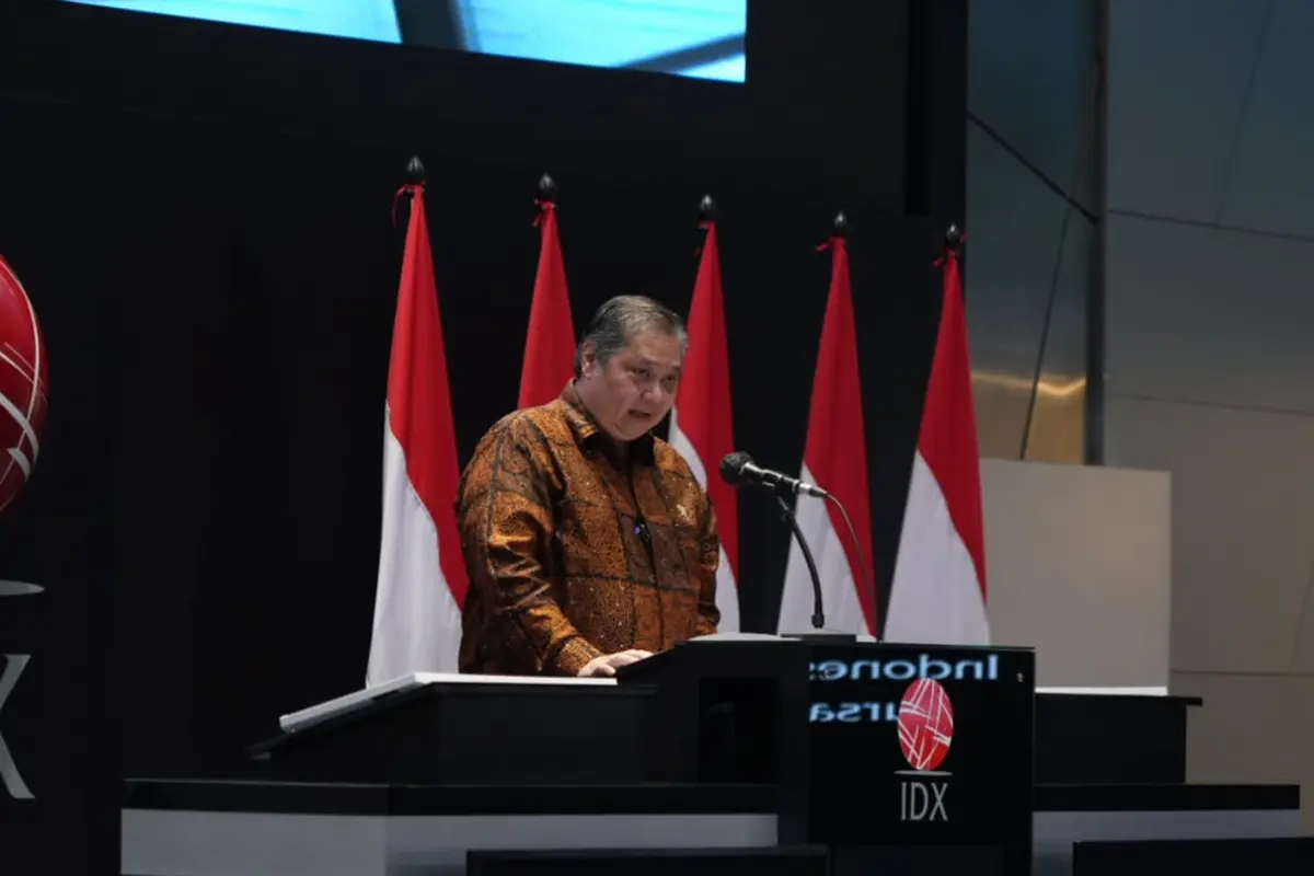 Menko Bidang Perekonomian Airlangga Hartarto, saat pembukaan perdagangan dan pencatatan perdana saham PT Gunanusa Eramandiri Tbk di Bursa Efek Indonesia (BEI), Jakarta, Selasa, 9 Juli 2024. (Foto: Kemenko Perekonomian)