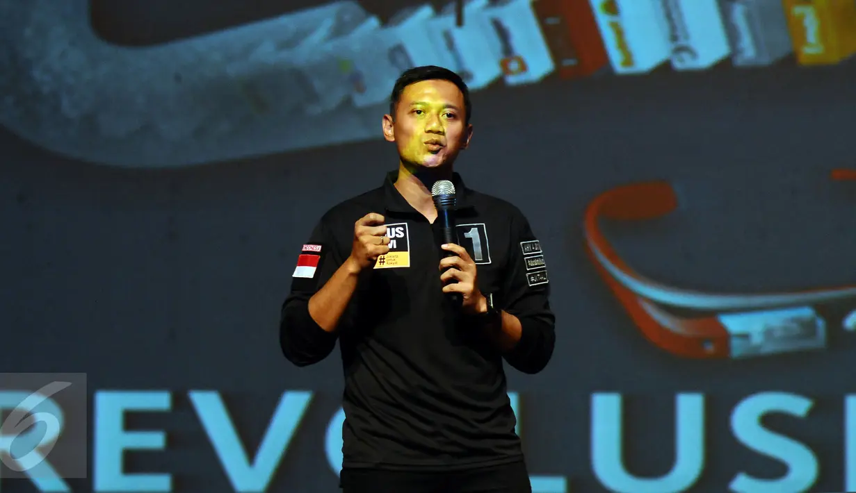 Cagub DKI Jakarta, Agus Harimurti Yudhoyono (AHY) menyampaikan pandangan pada Young Voters Festival di TIM, Jakarta, Selasa (31/1). Jelang pelaksanaan Pilkada, KPUD DKI Jakarta menyelenggarakan Young Voters Festival. (Liputan6.com/Helmi Fithriansyah)