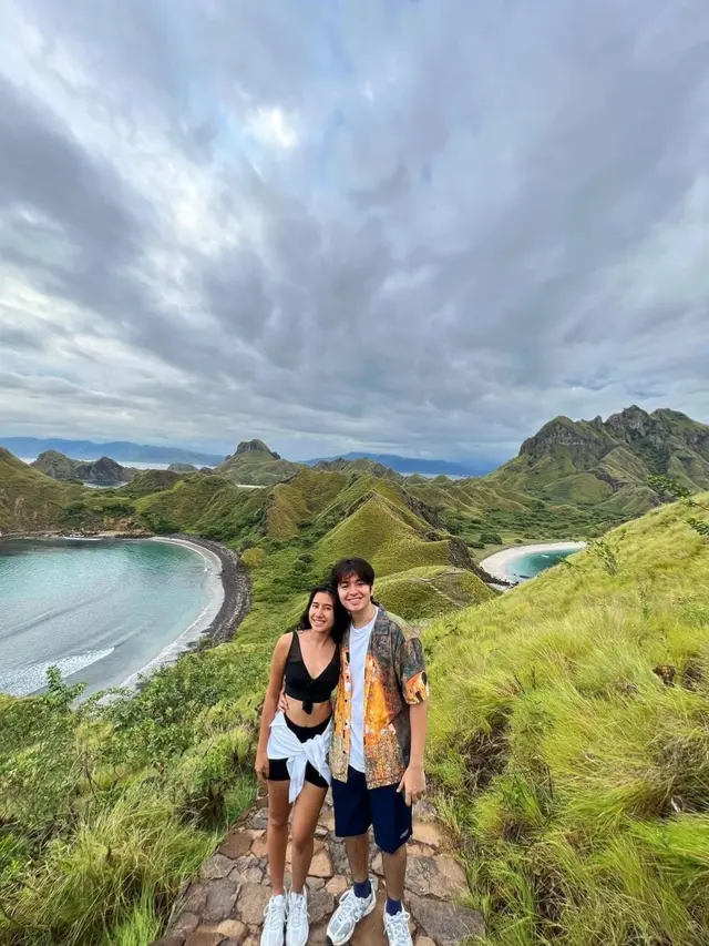Angga Yunanda dan Shenina Cinnamon di Labuan Bajo