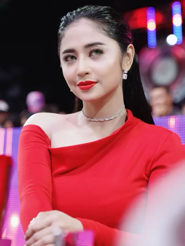 Dewi Perssik. (Foto: Instagram @dewiperssikreal)
