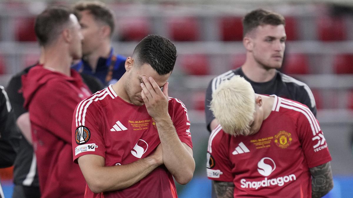 MU Berakhir Merana di Liga Inggris dan Europa, Diogo Dalot: Kasihan Fans..