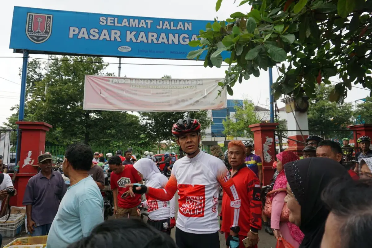 Calon Gubernur Jawa Tengah, Ganjar Pranowo, mengunjungi kawasan di KBT Semarang (Dok. Tim Ganjar)