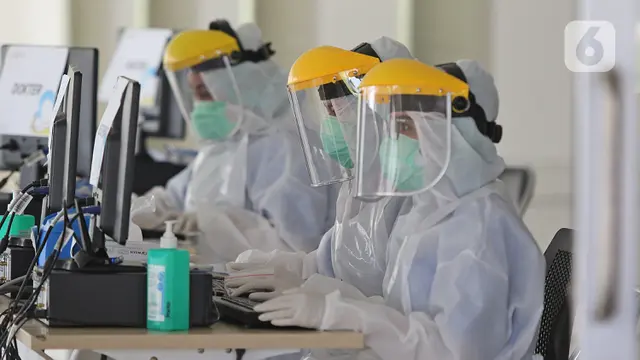 FOTO: Antisipasi Penyebaran COVID-19, RSUI Gelar Swab Test Massal