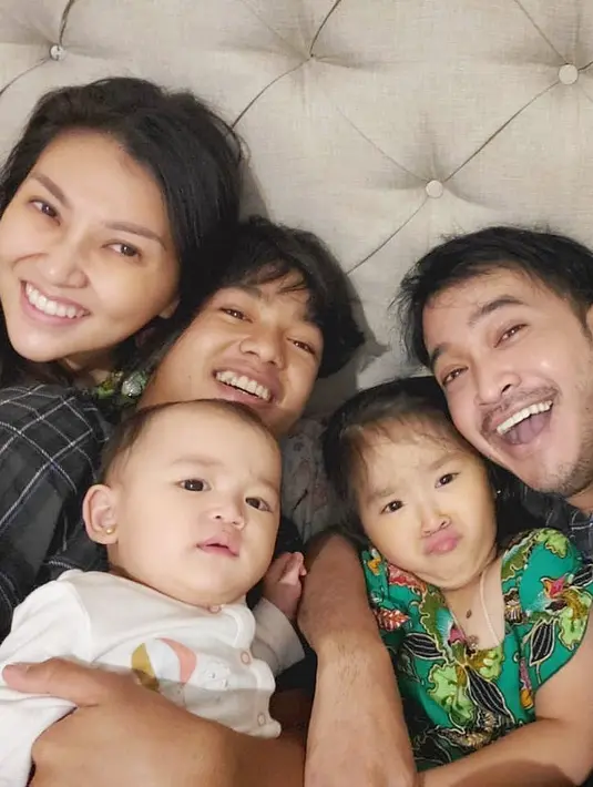 "Kalau saya masih ragu ya, kalau saya jujur masih ragu (anak-anak mulai sekolah)," kata Ruben Onsu di kawasan Kapten Tendean, Jakarta Selatan, Kamis (28/5/2020). (Instagram/ruben_onsu)