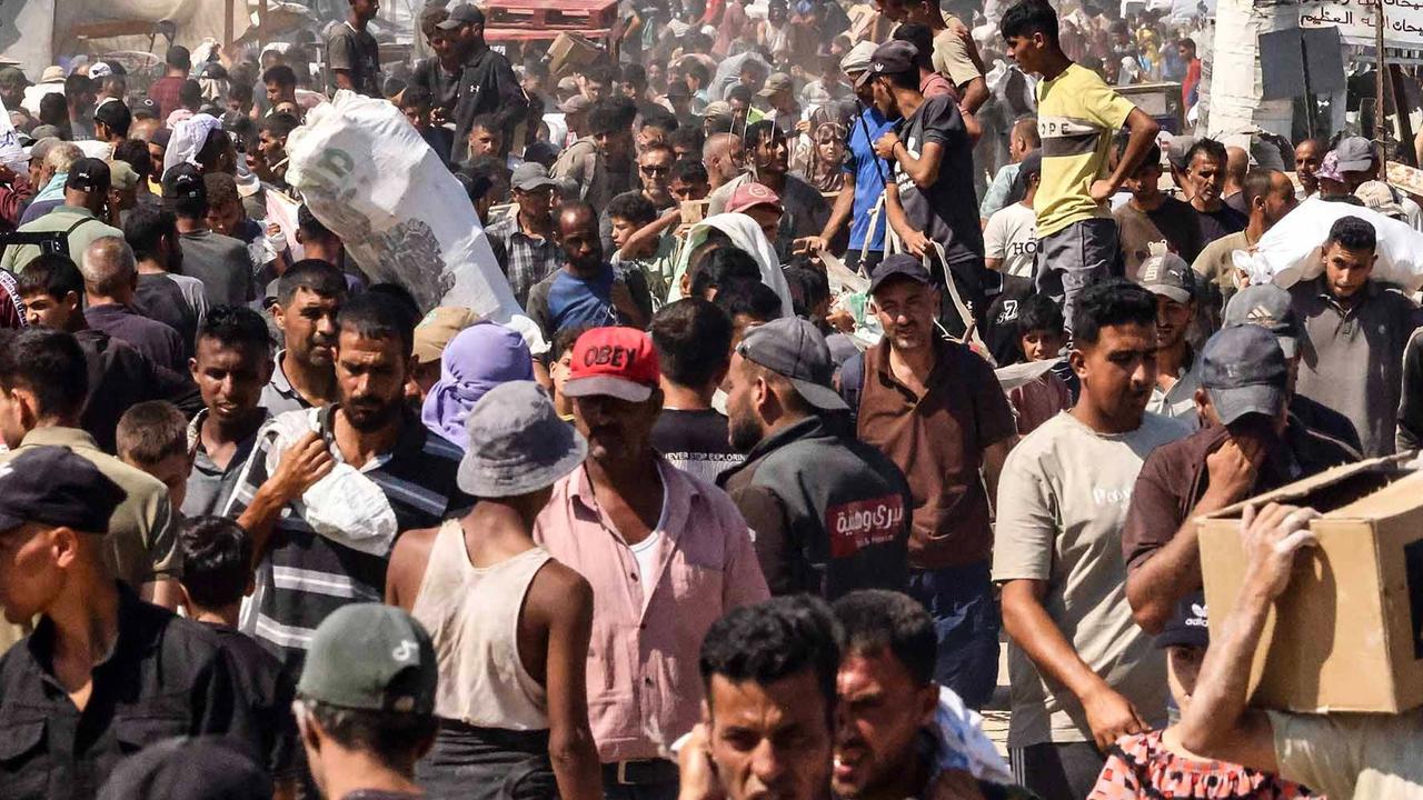 FOTO:  Israel Umumkan Jeda Taktis, Truk Bantuan Mulai Masuk Gaza