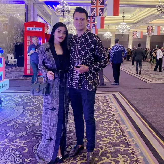 [Fimela] Titi Kamal dan Christian Sugiono