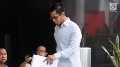Komisaris PT Skydweller Indonesia Mandiri, Rheza Herwindo mendatangi Gedung KPK, Jakarta, Selasa (28/8). Anak dari Setya Novanto itu diperiksa sebagai saksi dalam penyidikan kasus dugaan suap proyek pembangunan PLTU Riau-1. (Merdeka.com/Dwi Narwoko)