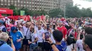 Suporter Inggris bersuka cita setelah tim kesayangannya mengalahkan Kroasia 4-2 pada laga Grup L Piala Dunia 2026 di FIFA Fan Festival Boston, AS, Rabu (17/6/2026). (KLY Sports/Hery Kurniawan/Adv/Powerade)