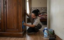 Cara Membersihkan Debu di Sela Lemari Baju yang Sulit Dijangkau, Tak Perlu Repot Menggeser Lemari