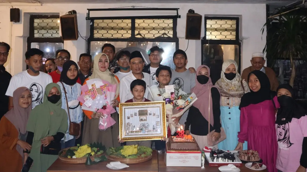 Launching lagu tani kreasi Lia Istifhama duet dengan Cak Balngkon. (Istimewa).