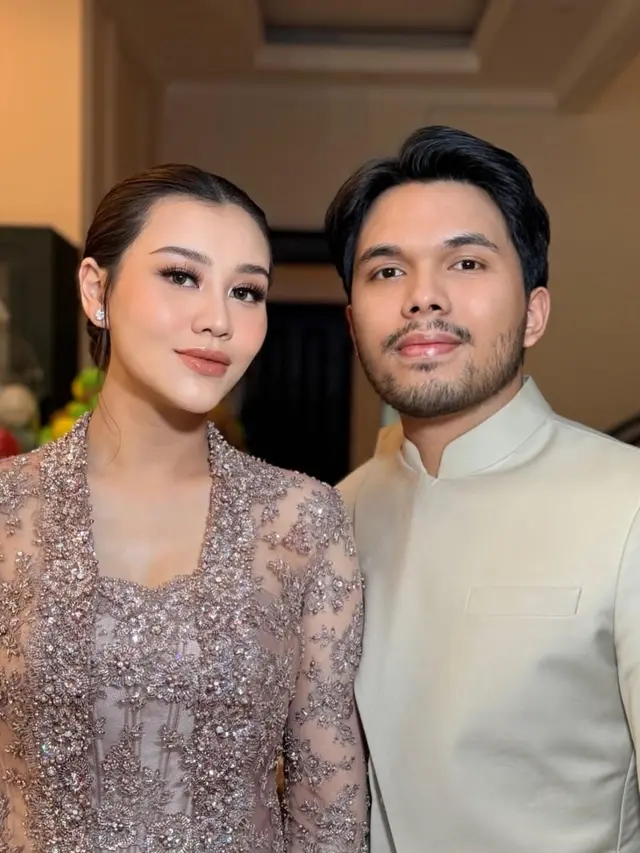 Inspirasi Sanggul Kecil ala Aaliyah Massaid