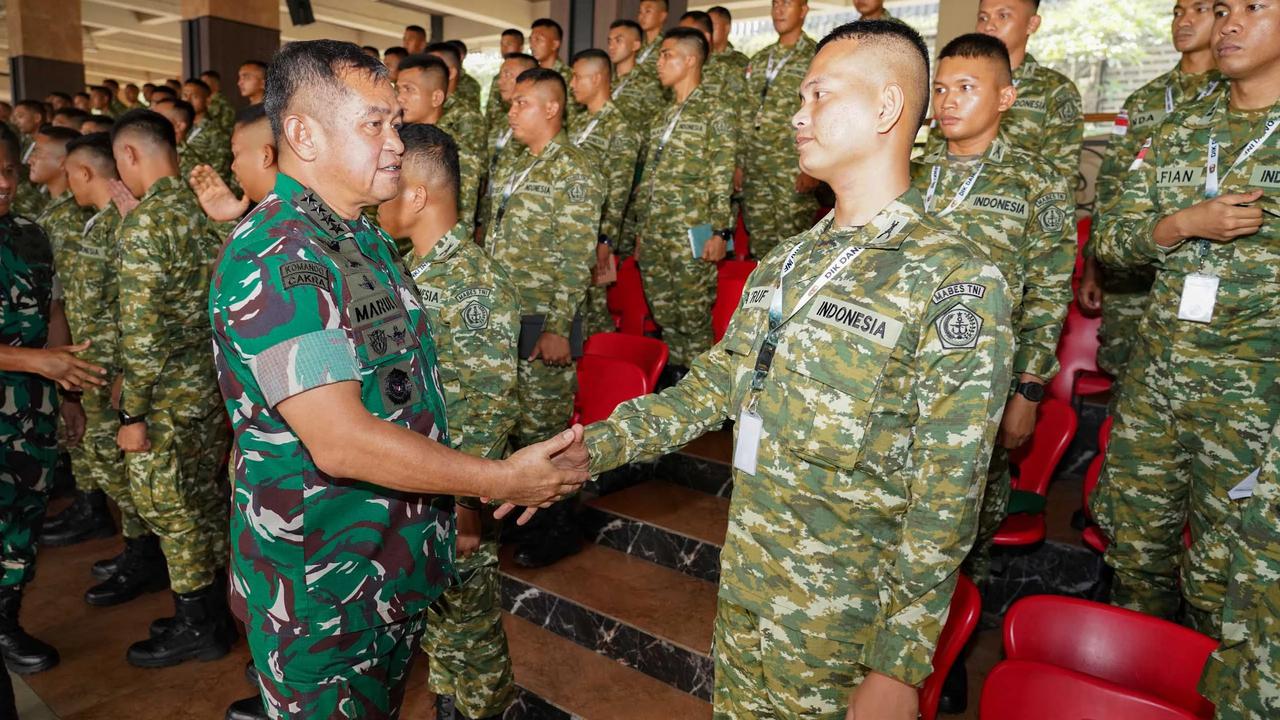 FOTO: Seratus Perwira TNI AD Siap Ikuti Pendidikan Kepemimpinan Infanteri di Pakistan